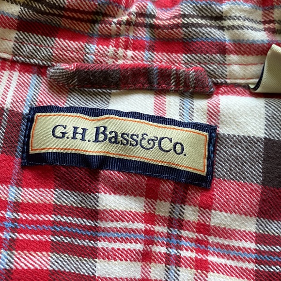 Button down - Picture 2 of 3